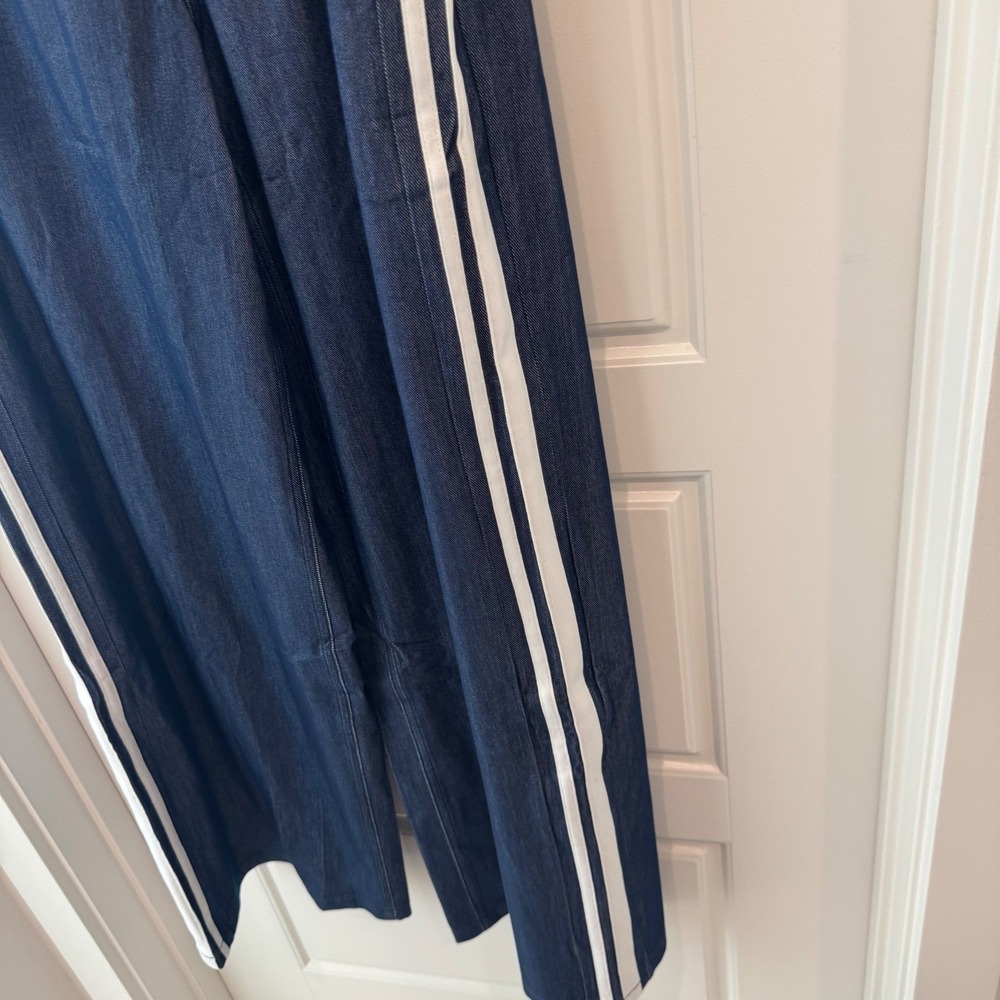 💙👖HALARA Navy Wide Leg Track Pants with White Side Stripes - Picture 7 of 11